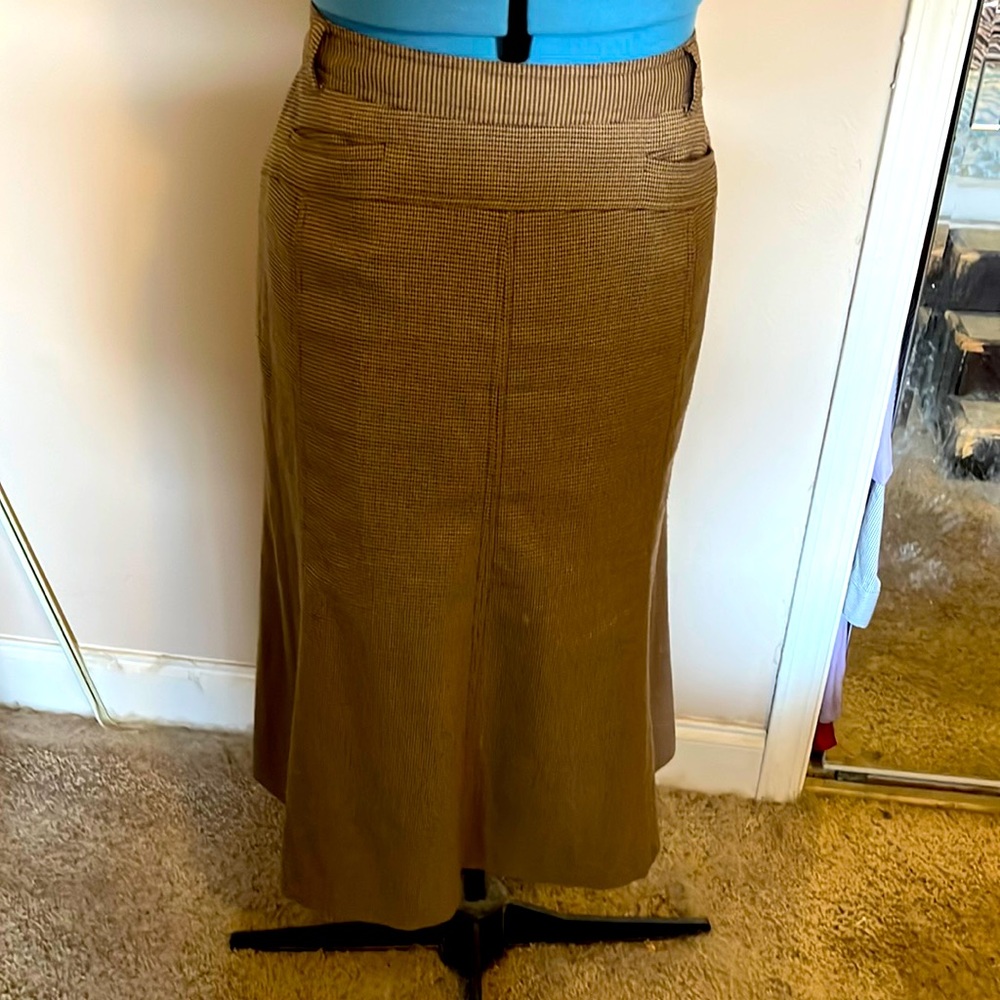 Women’s Houndstooth Skirt by Covington